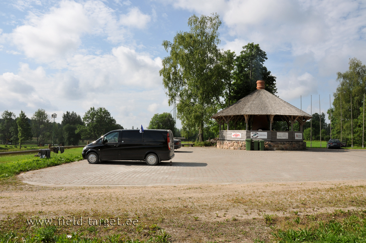 Eesti meeskonna autol oli ka Eesti lipp